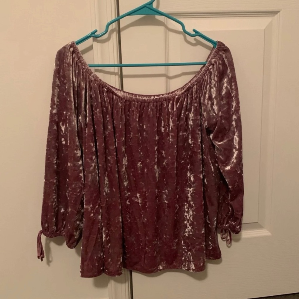 American Eagle off the shoulder top